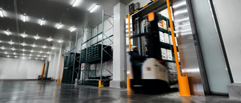 Intralogistics systems for warehouse cold stores and freezers